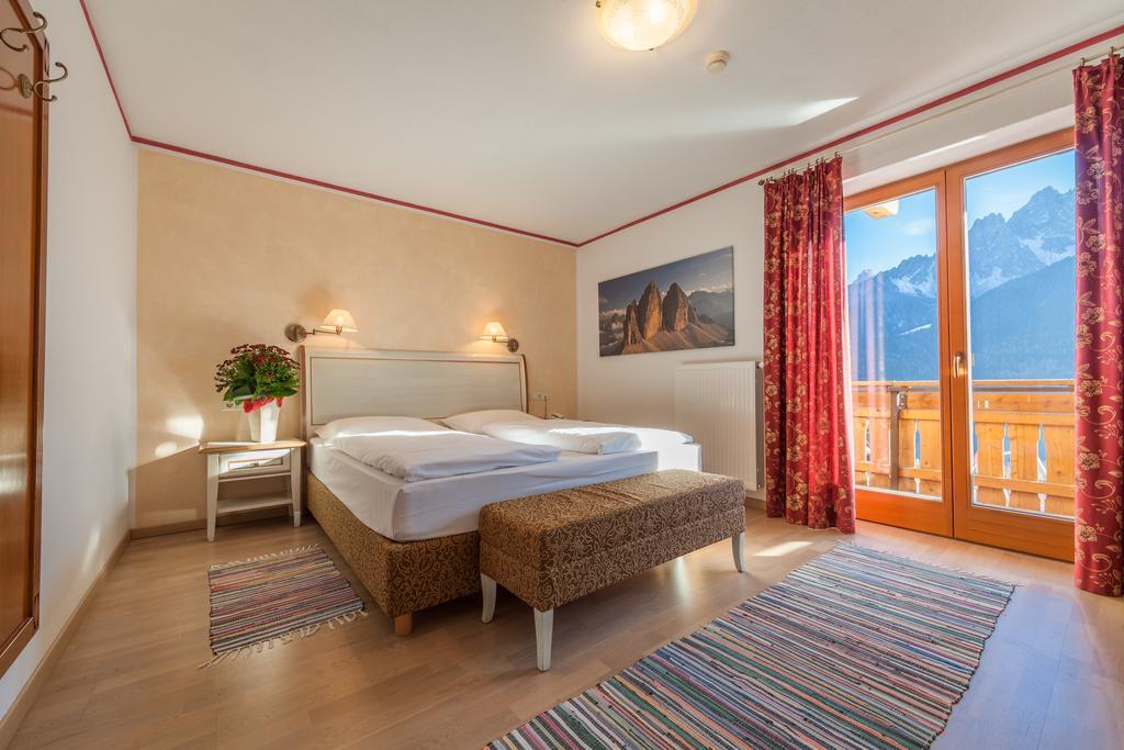 Hotel Schopfenhof San Candido Exterior foto